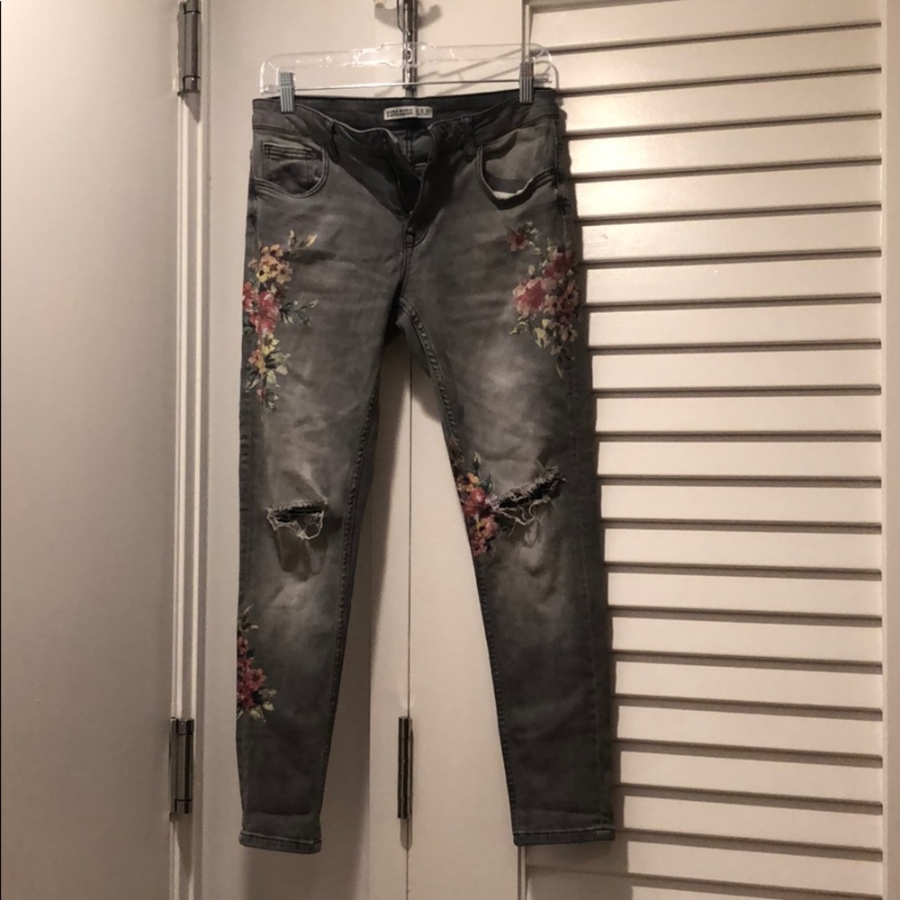 Gray Floral Skinny Jean